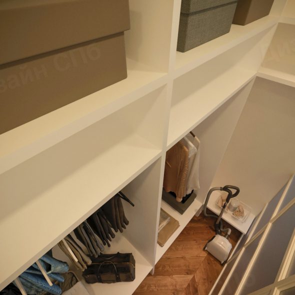  красивое визуальное оформление кладовки частного дома